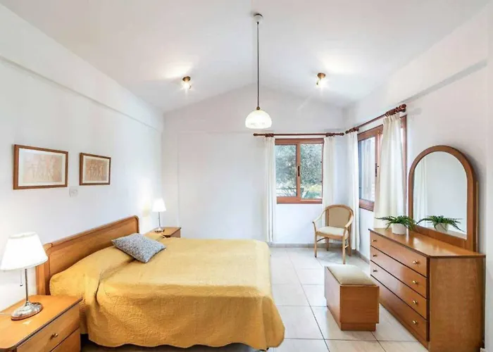 וילה Fostira Polis